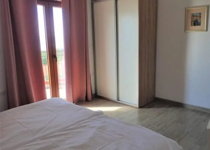 Apartment In With Sea Views Starigrad Paklenica