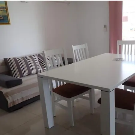 Daire In With Sea Views *