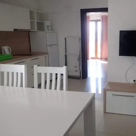 Daire In With Sea Views