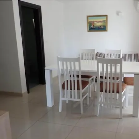 In With Sea Views Daire Starigrad Paklenica