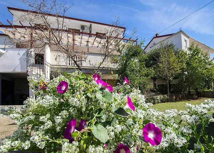 Daire In With Sea Views *